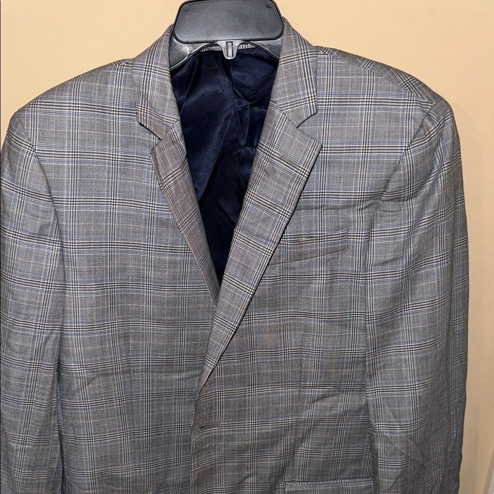Stafford Men's Gray Checkered Blazer